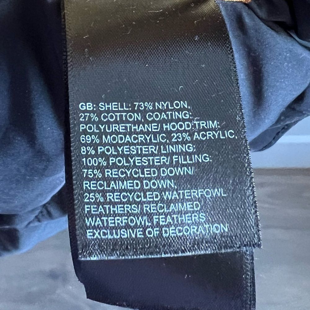 The North Face Women’s Parka Black - Picture 14 of 16